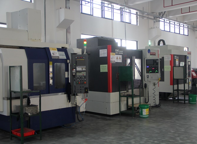 Máy tiện CNC và cấu hình thiết bị